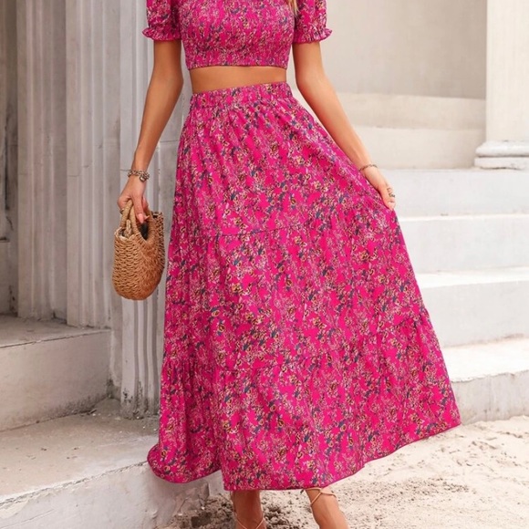 Floral print puff sleeve crop blouse and hem skirt - Picture 4 of 4